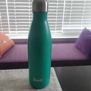 Swell Bottle Green NWOT